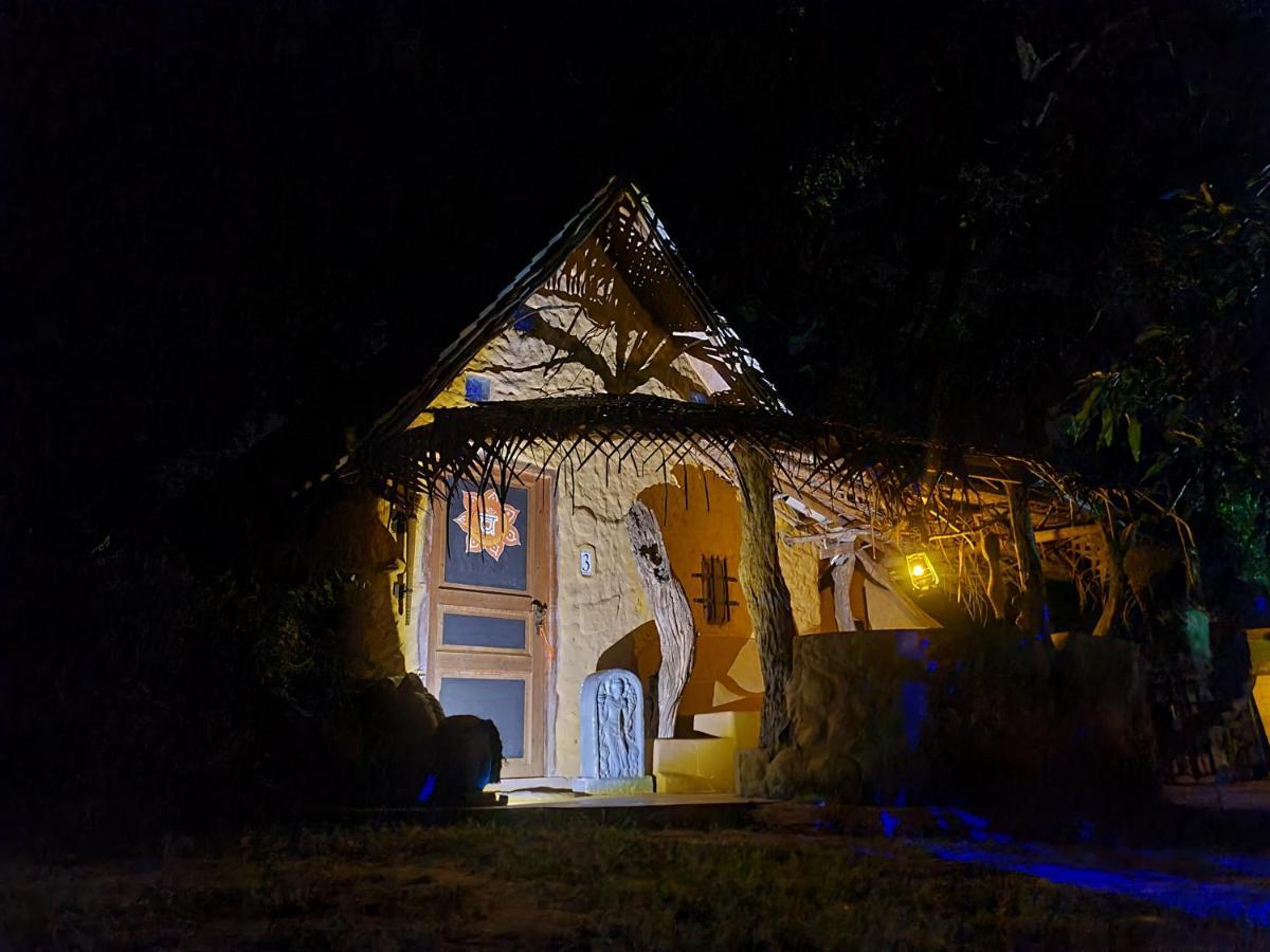 Humbhaha Jungle Yala Nature Eco Resort カタラガマ エクステリア 写真